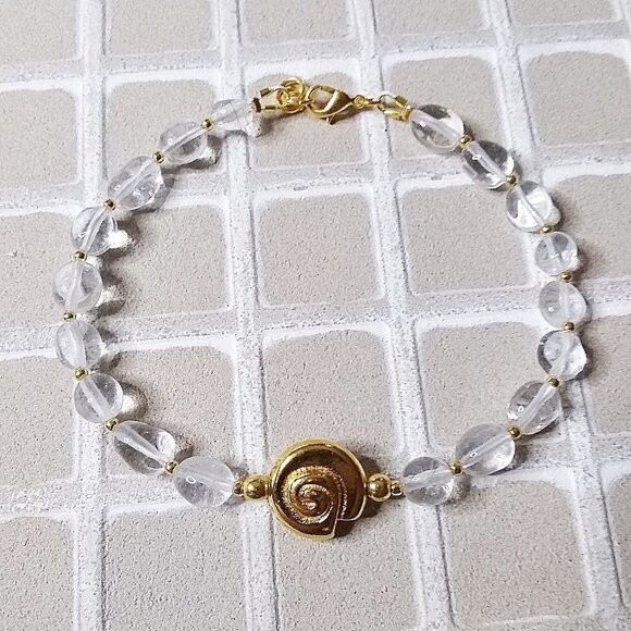 Clear Quartz Bracelet | Gold Shell Charm | Handmade Winter Holiday Gift Jewelry - Picture 3 of 8